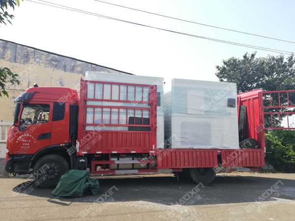 兩臺12筒的濾筒除塵一體機(jī)發(fā)貨了